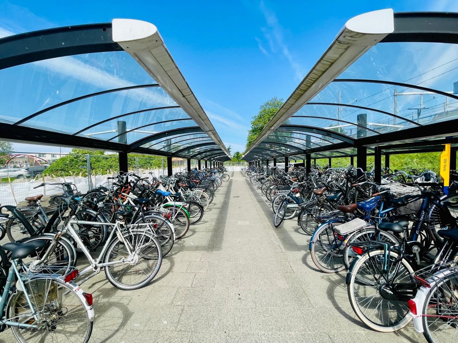 Fietsenstalling bij station De Vink in Leiden
