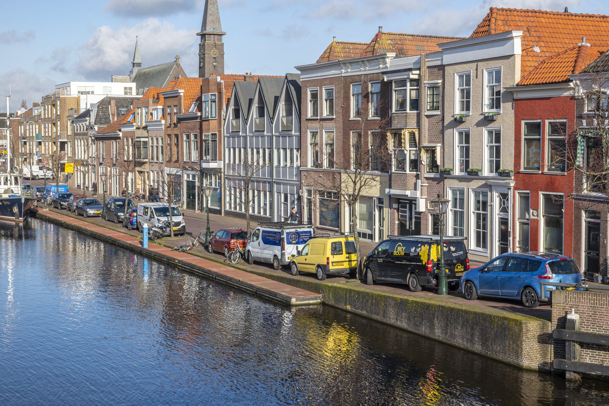 Nieuwe manier van straatparkeren in het Leidse centrum